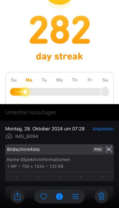 Beitragsbild der Podcastfolge_O-4 / MANIFEST: Das Geheimnis von Flug MA-282 _ Offen Gesprochen... über Gott und die Welt mit Martin Kolodziej und Alwina Simon - Ich & DU, Martin - Wow Sessions, ein Podcast über das Leben an sich // Zu sehen ist ein Screenshot von Duolingo Streak Nr. 282 mit Details der Screenshotaufnahme // Credits: Privater Bildbestand von Alwina Simon –2024-10-28
