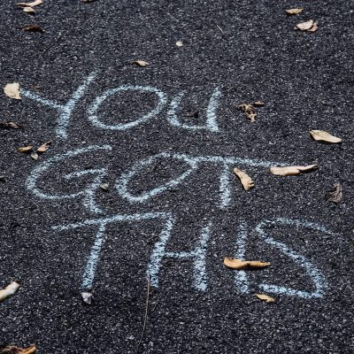 Buch G-DANKE von Alwina Simon - Selbstfürsorge, Life Coaching und Persönlichkeitsentfaltung